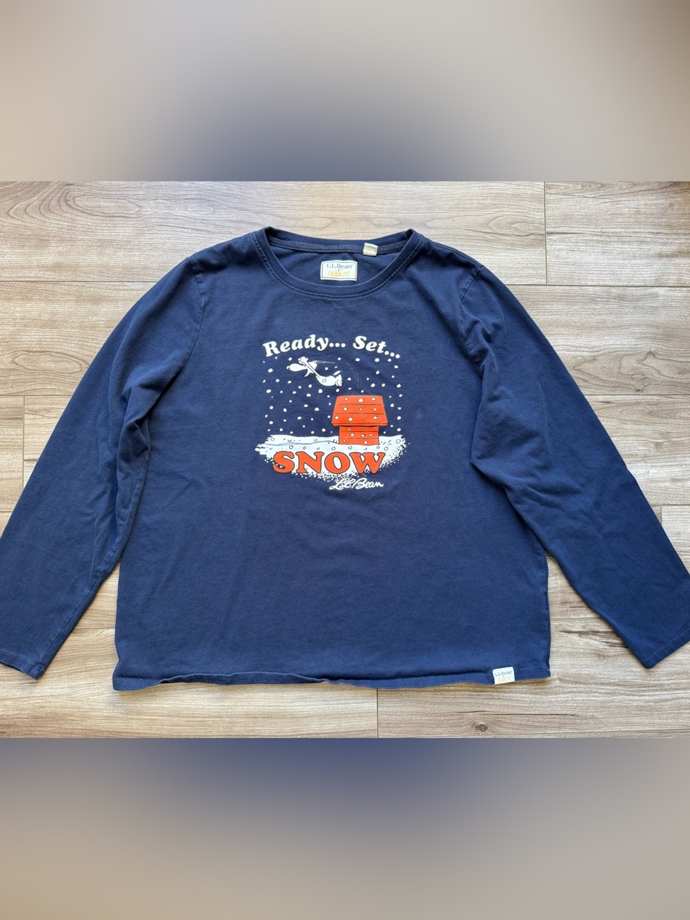 LL Bean x Peanuts Long sleeve graphic T-shirt Snoopy Navy Blue Size large Snow